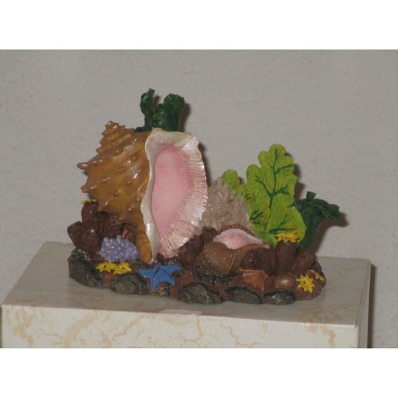 Cadona Hand Painted Resin Figurine Sea Shell Poly Resin Hand Painted Pre Owned - Picture 1 of 5